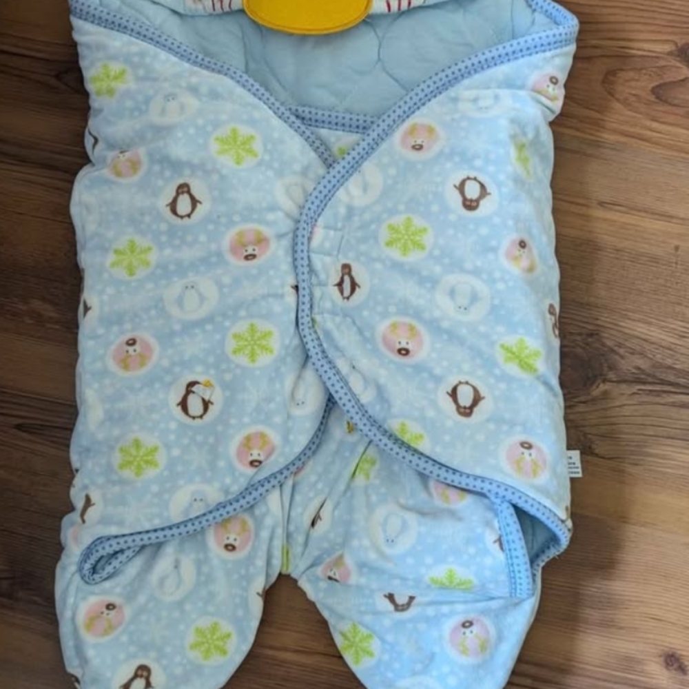 BNWT Blue Soft And Warm Baby Swaddle with Animal Print